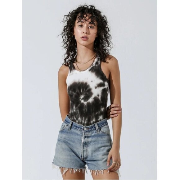 💕ELECTRIC & ROSE💕 Logan Ribbed Bodysuit ~ Gray & White Cloud Tie Dye Small NWT - Picture 1 of 12